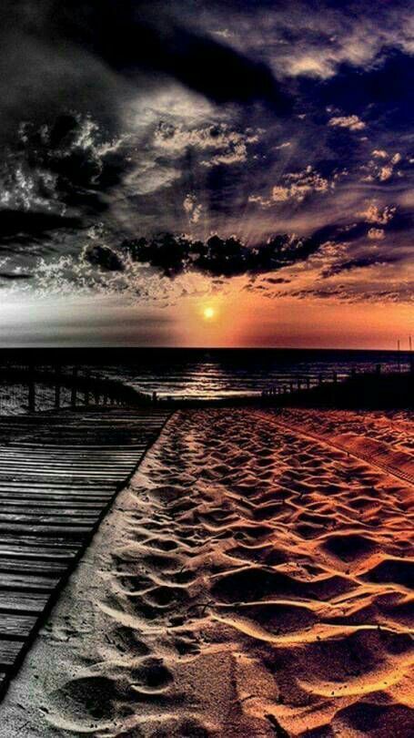 Meeting the Shadow: The Path to Becoming Who You Truly&nbsp;Are